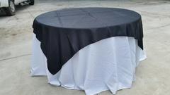025 Round table with tablecloth and overlay 025 Round table with tablecloth and overlay